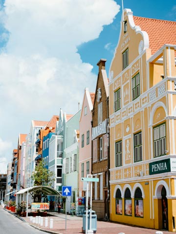 Curacao (Polycom, Digicel)